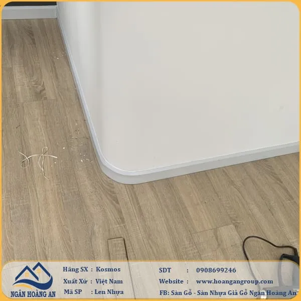 Thi Công Len Phào Chân Tường Nhựa Giả Gỗ PVC